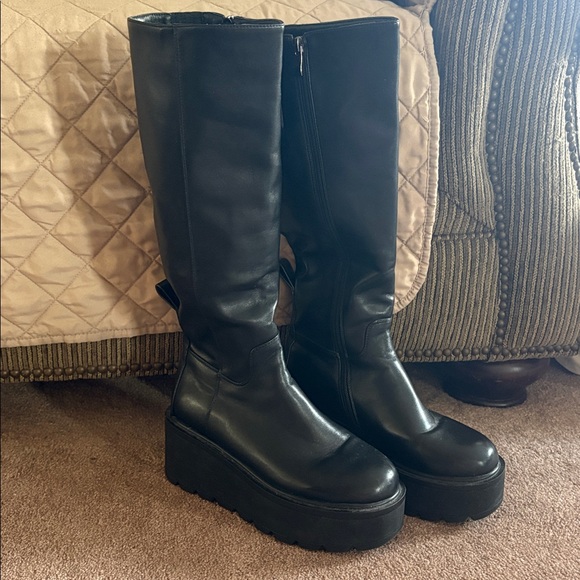 Tall black boots euro size 39 or US 8 VGUC - Picture 2 of 5
